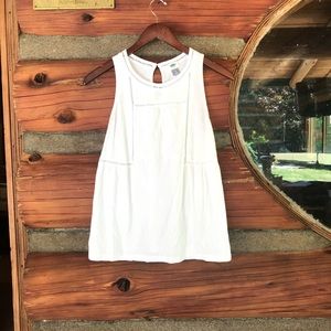 White tank